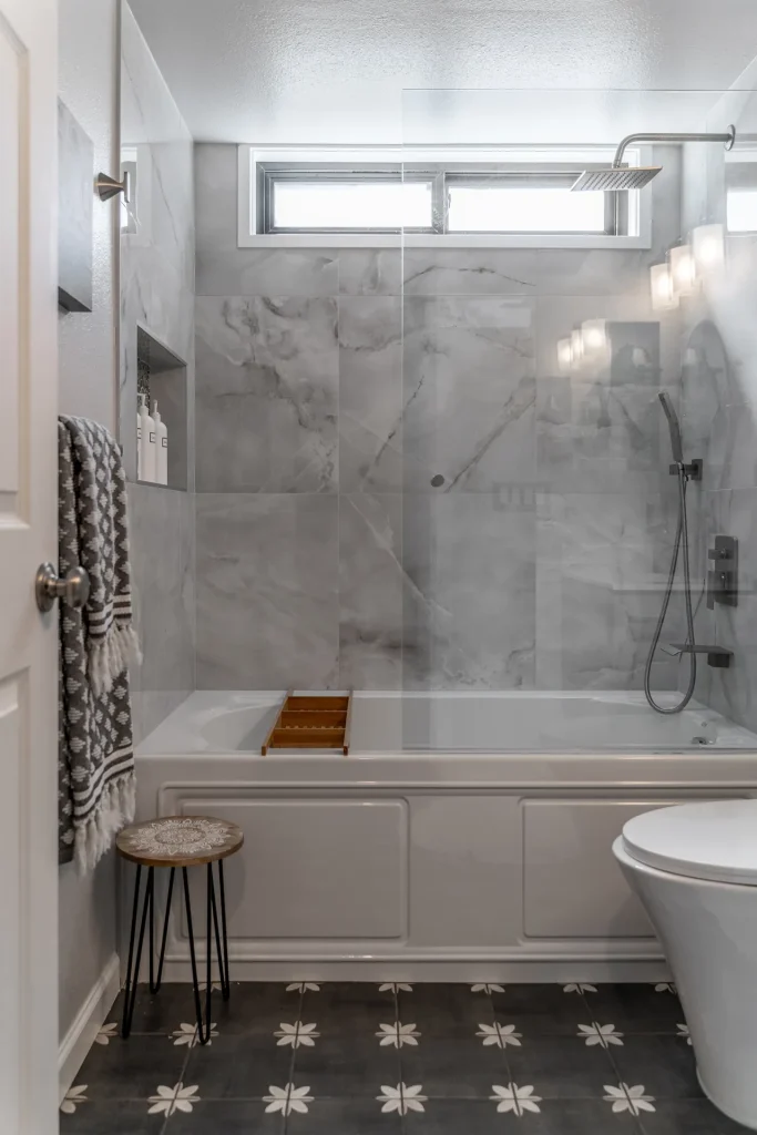 Bathtub installation by Nana Bath in the Seattle area